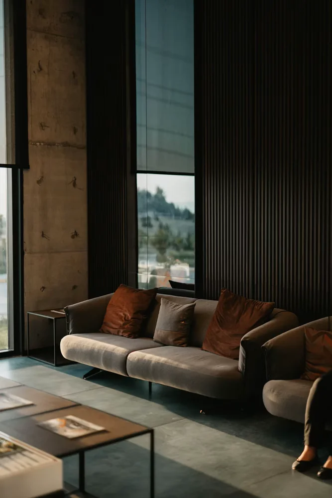 awj-gallery-interior-04